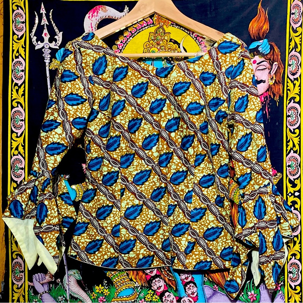 Vintage OOAK handmade tailored African Ankara blouse w/ 3/4 sleeves w/ points